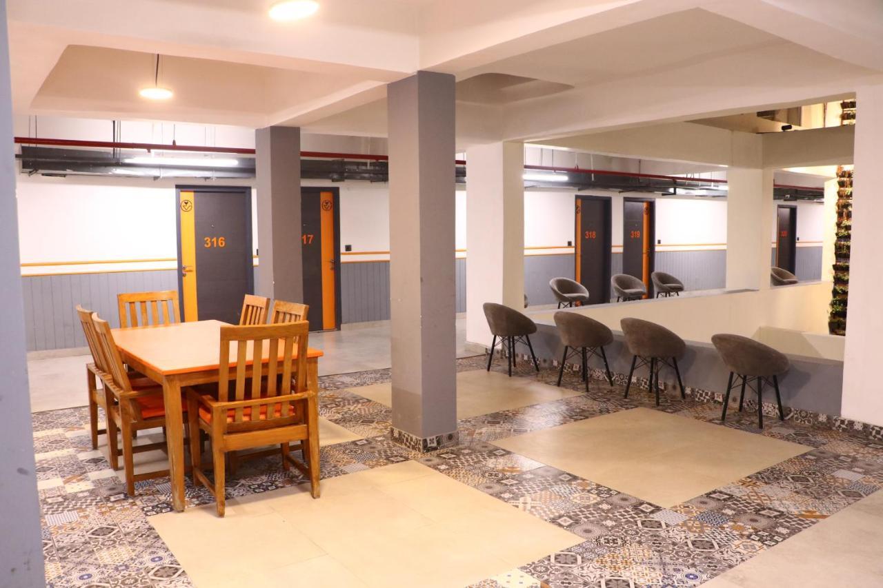 Virohaa Garden Hotel Ghaziabad Esterno foto