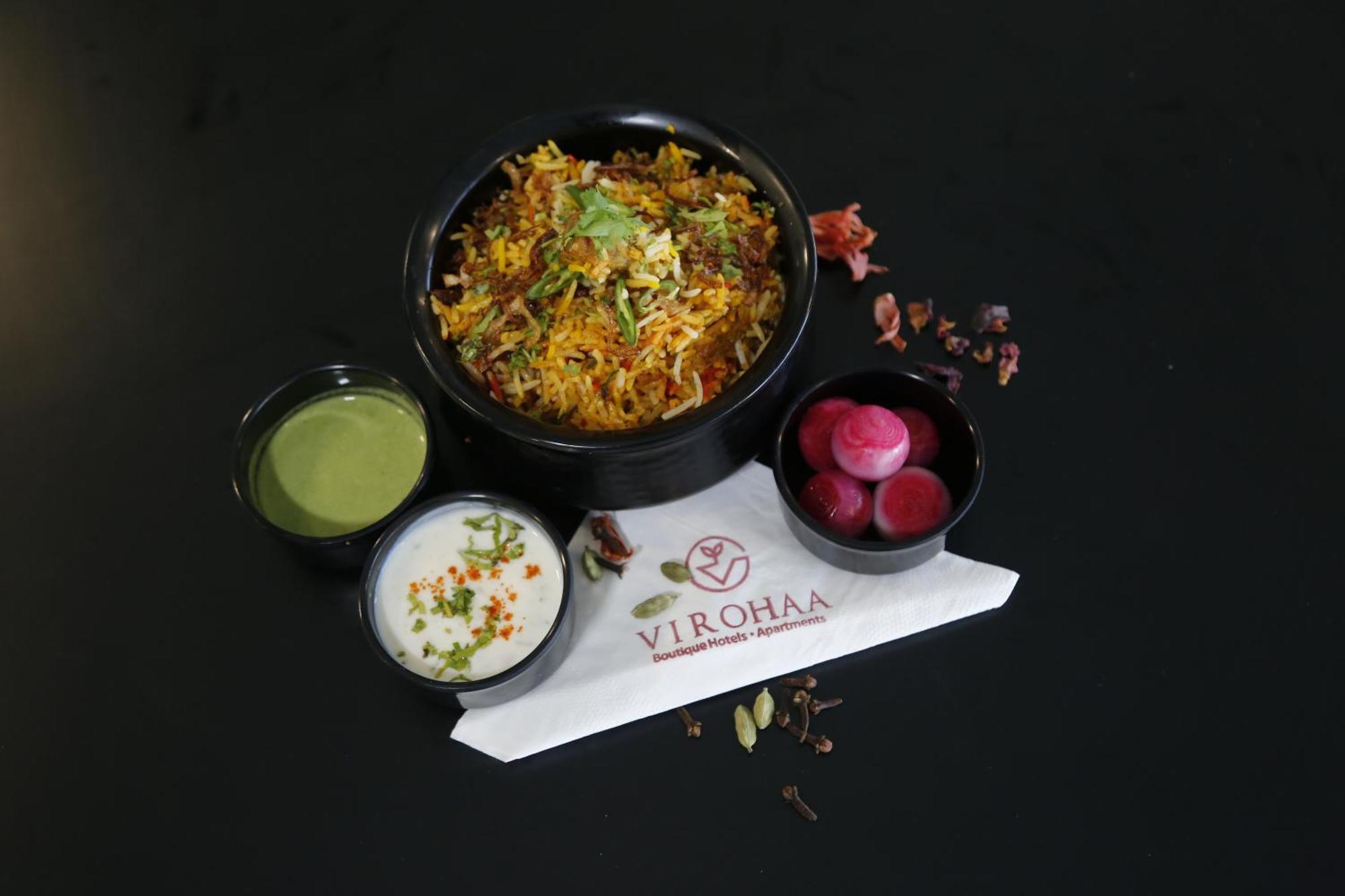 Virohaa Garden Hotel Ghaziabad Esterno foto