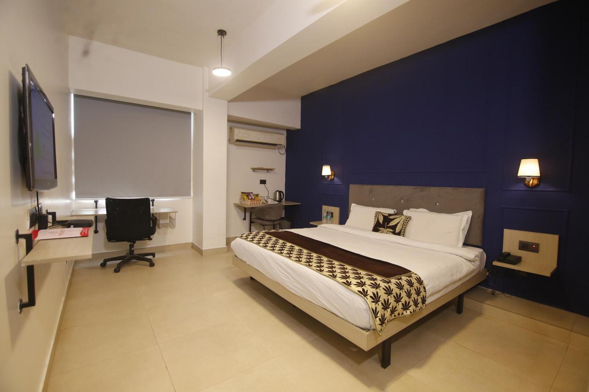 Virohaa Garden Hotel Ghaziabad Esterno foto